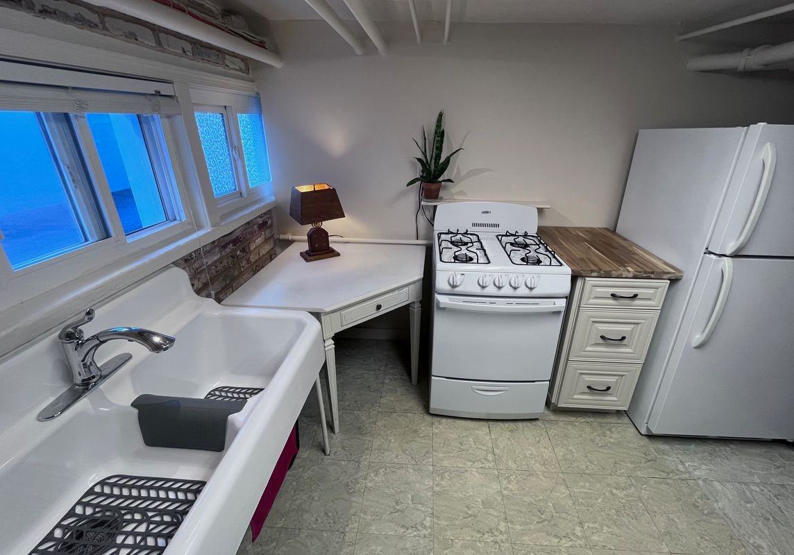 221 Channing St Ne ##B - Photo 2 of 21