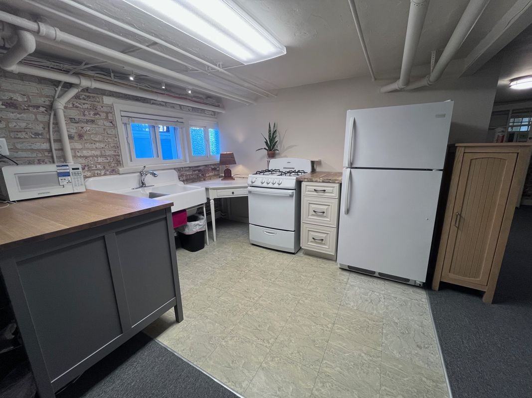 221 Channing St Ne ##B - Photo 7 of 21