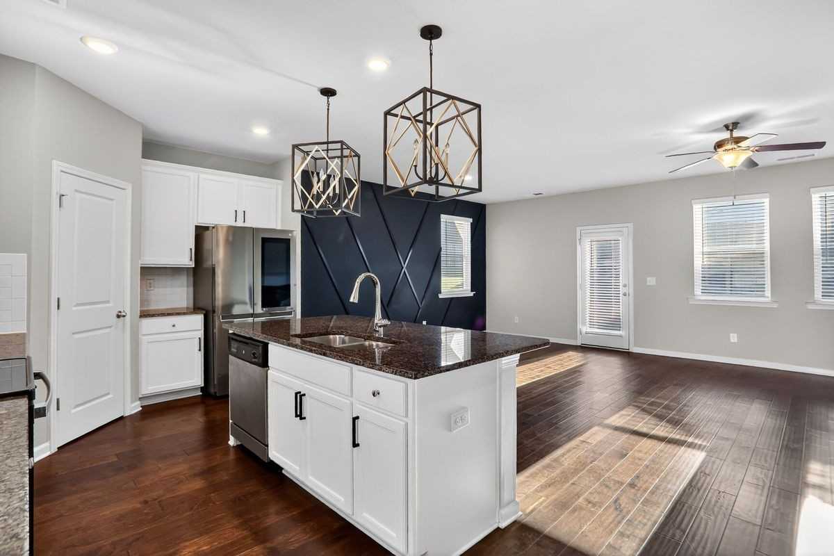 1553 Spring Hollow Way - Photo 2 of 8