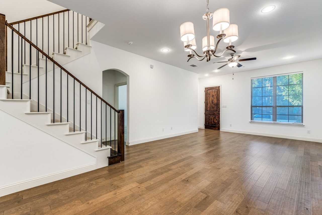 7200 Chief Spotted Tail Drive - Photo 2 of 12