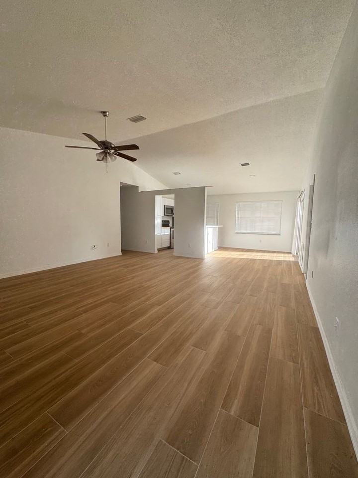 1120 Kareena St Nw - Photo 4 of 10