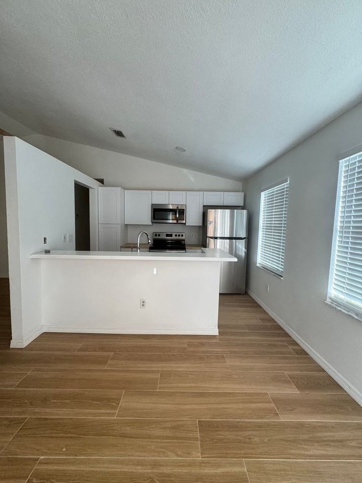 1120 Kareena St Nw - Photo 6 of 10