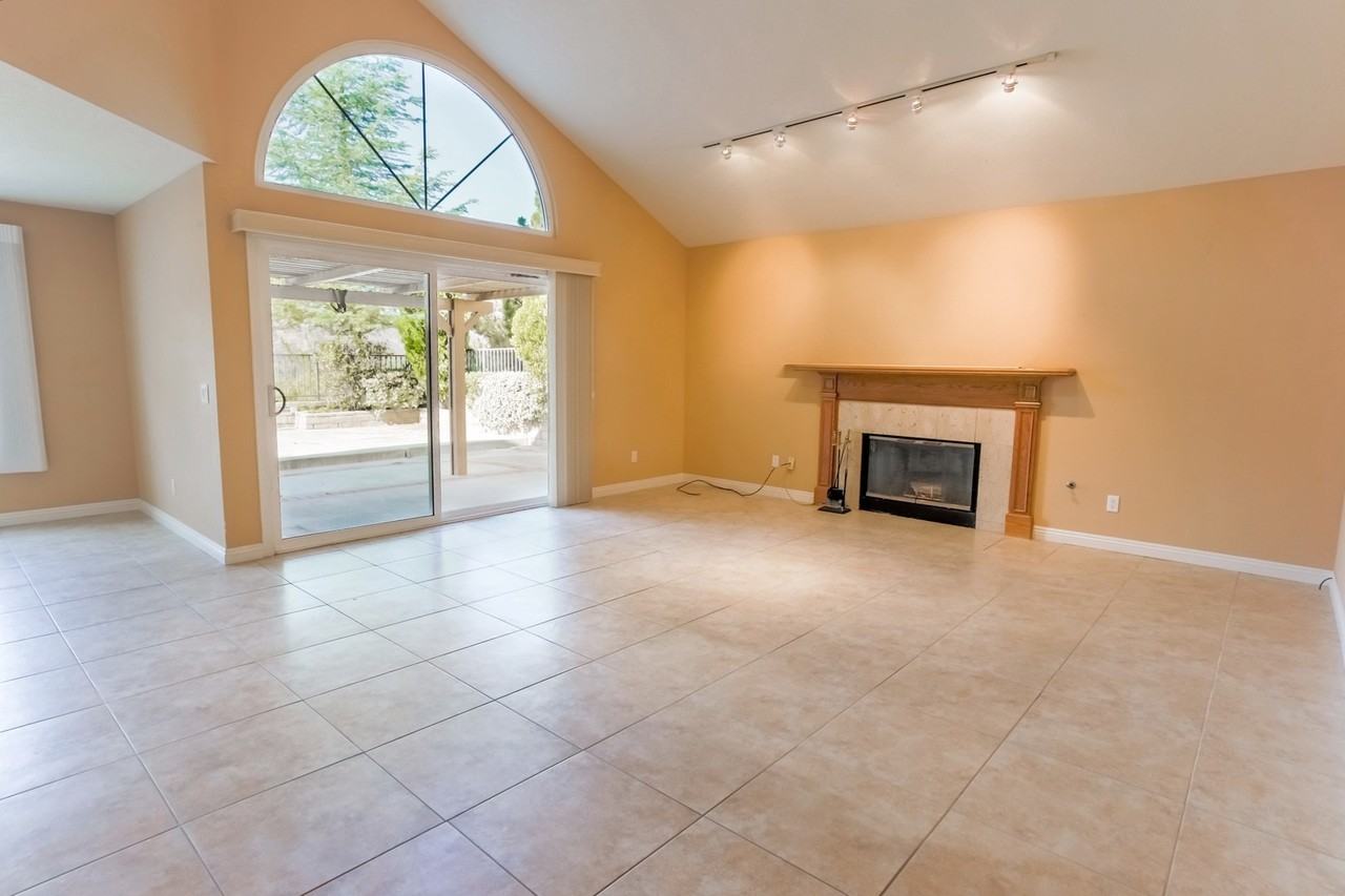 20526 Caitlin Lane - Photo 2 of 9