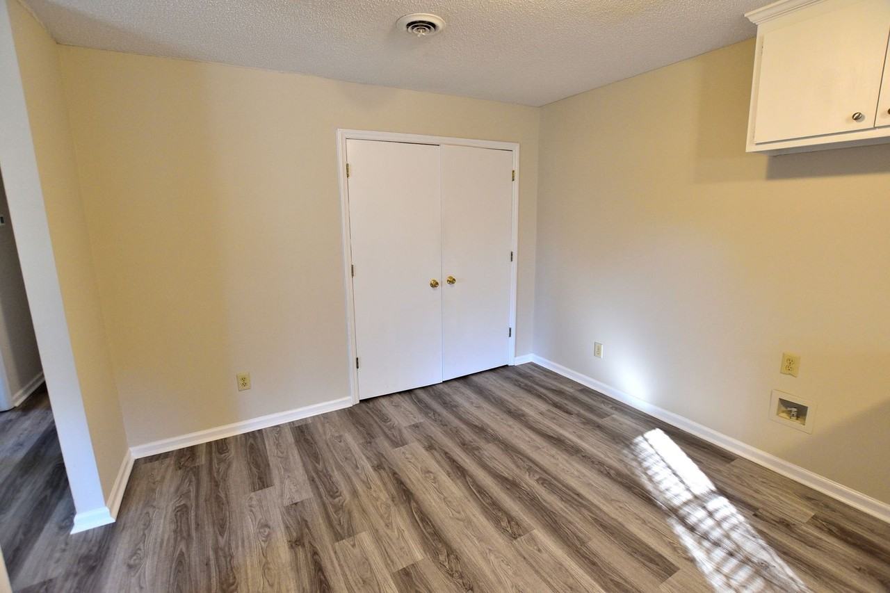 728 Salisbury Dr - Photo 5 of 13