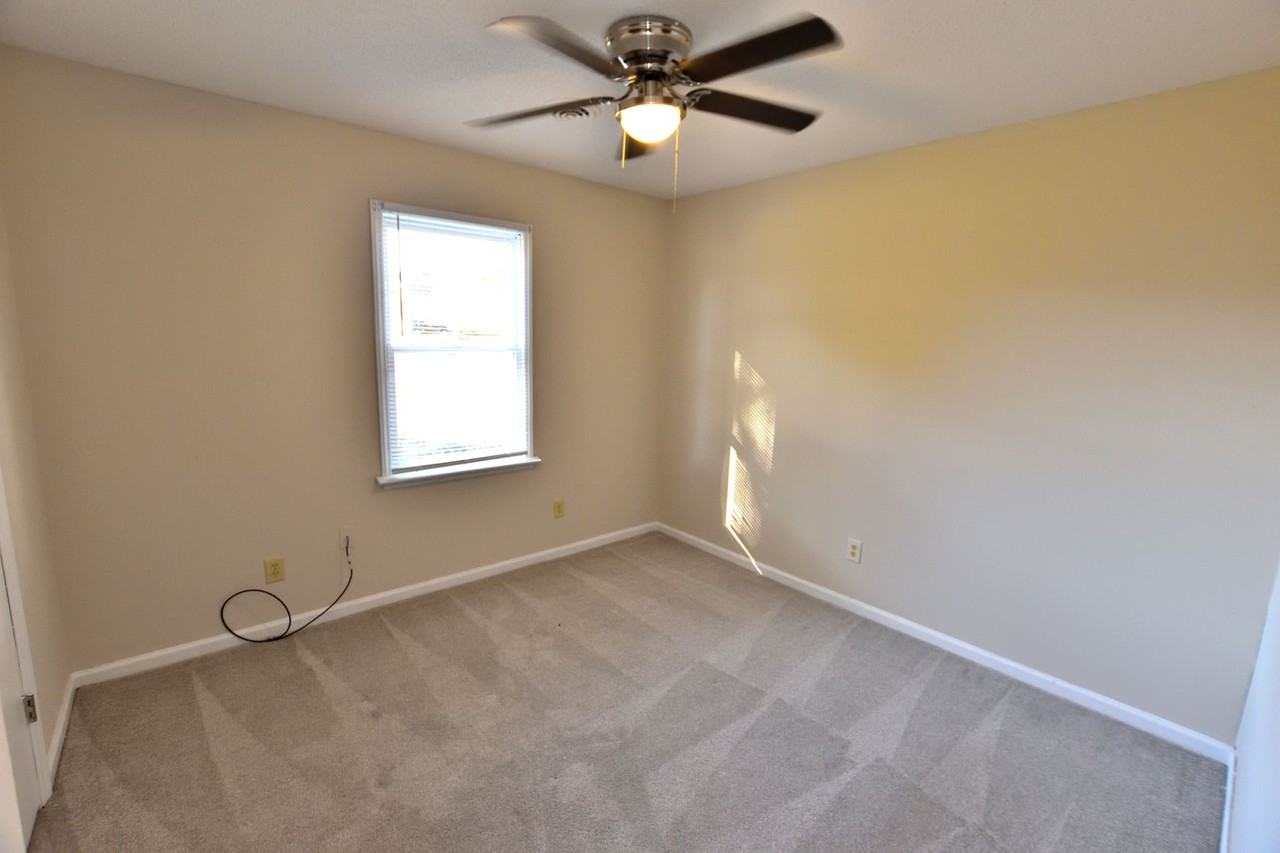 728 Salisbury Dr - Photo 6 of 13