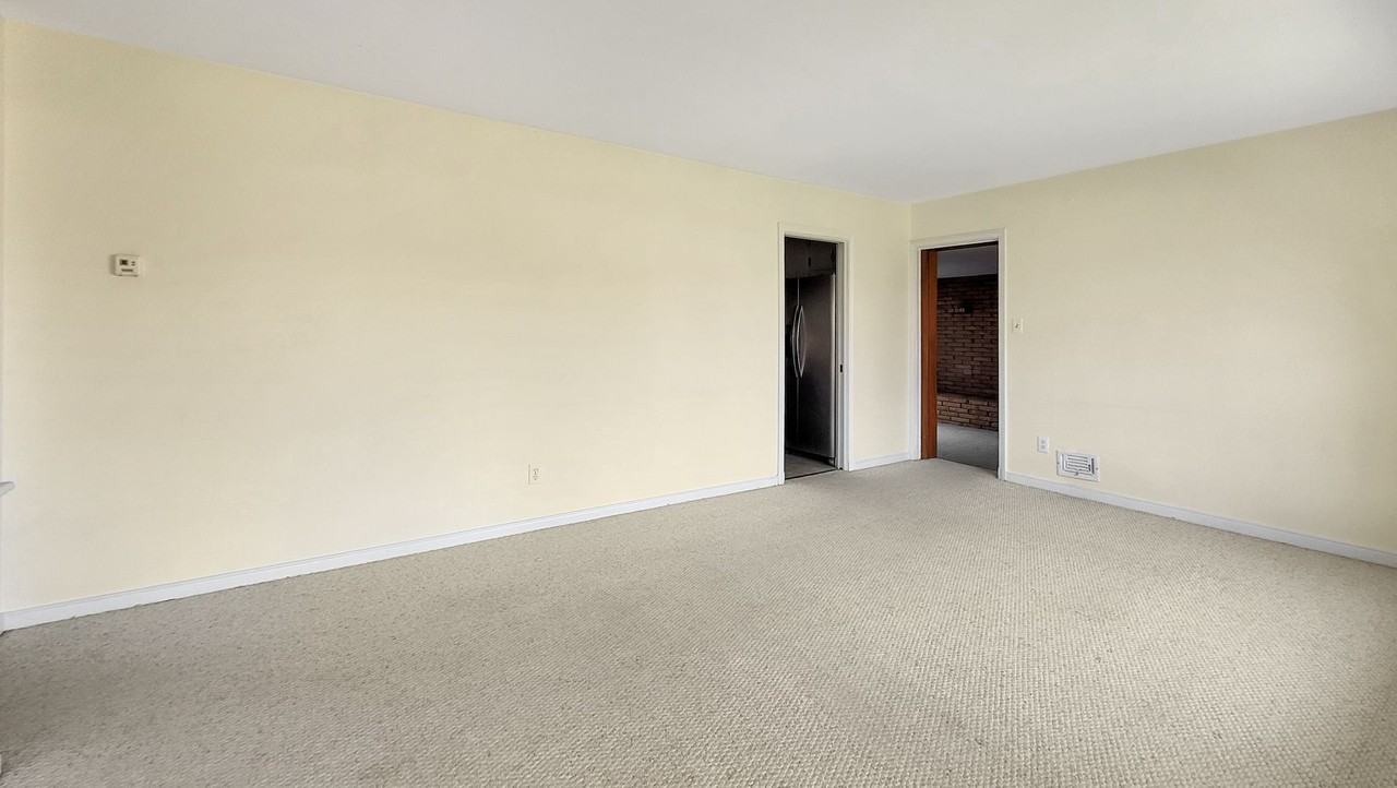 5411 Windingbrook Rd - Photo 3 of 24