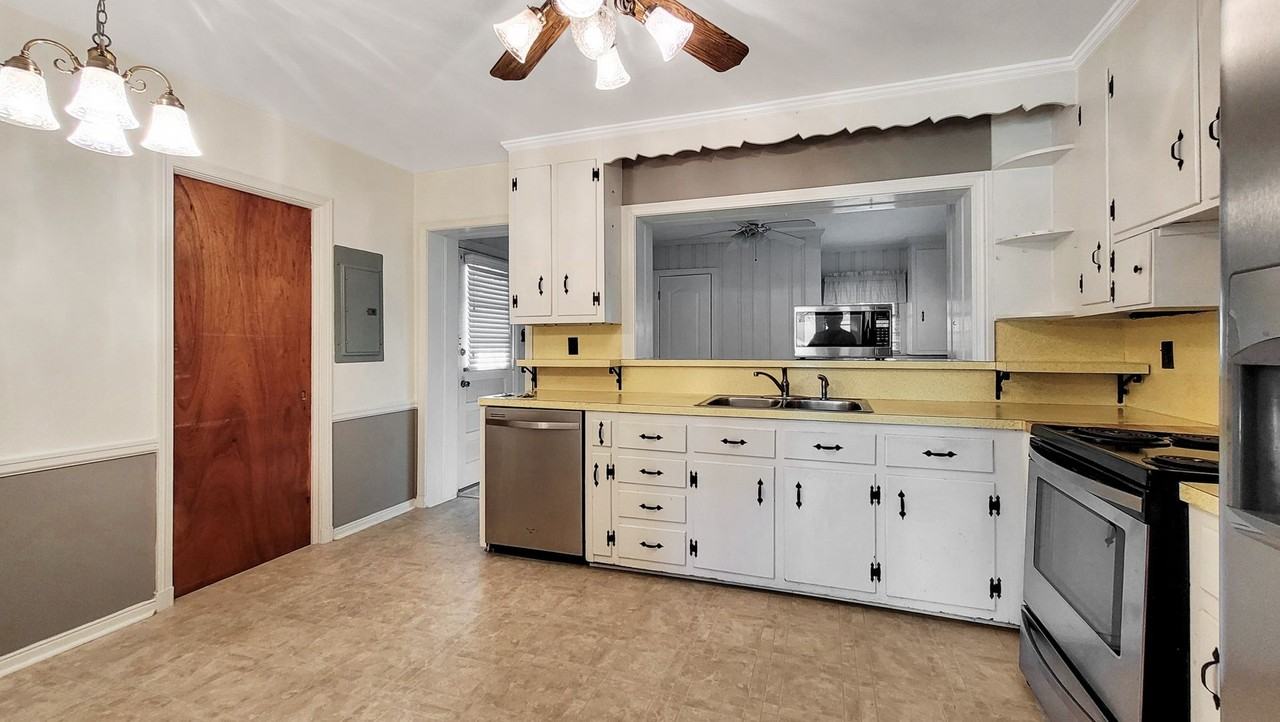 5411 Windingbrook Rd - Photo 7 of 24