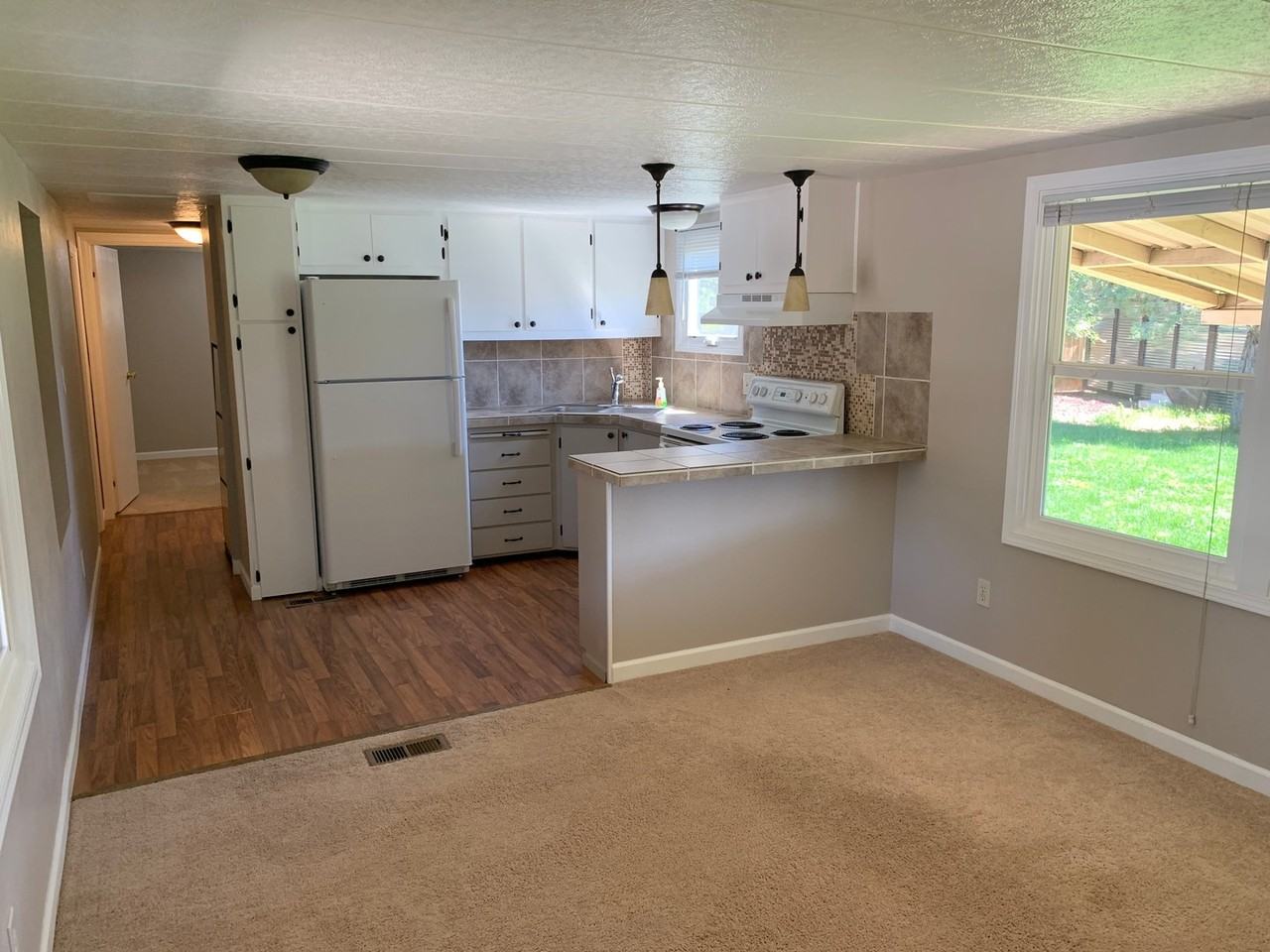 8662 8th St - Photo 6 of 9