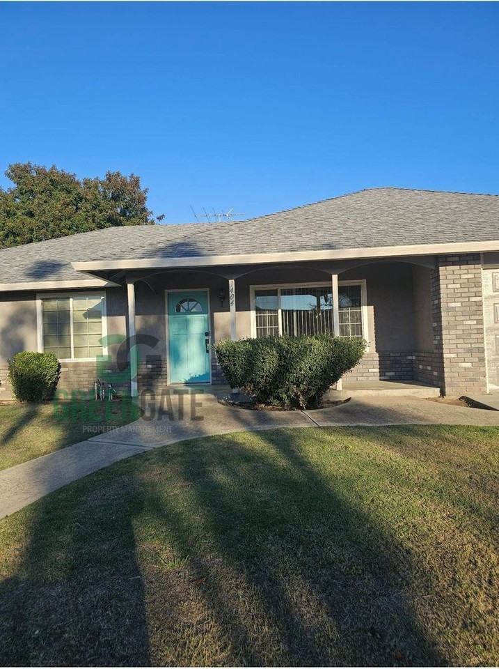 1404 Palmdale Dr - Photo 3 of 50