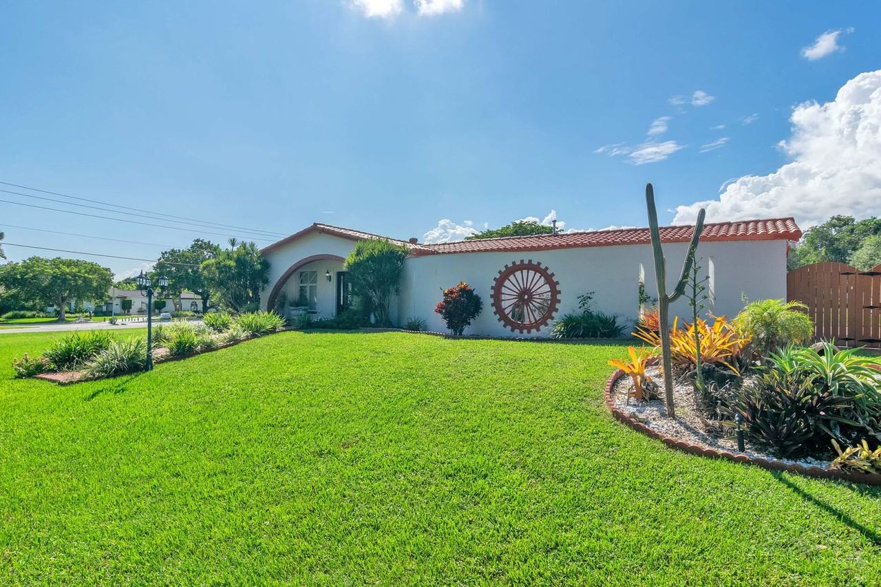 17320 Sw 89th Ave - Photo 2 of 26