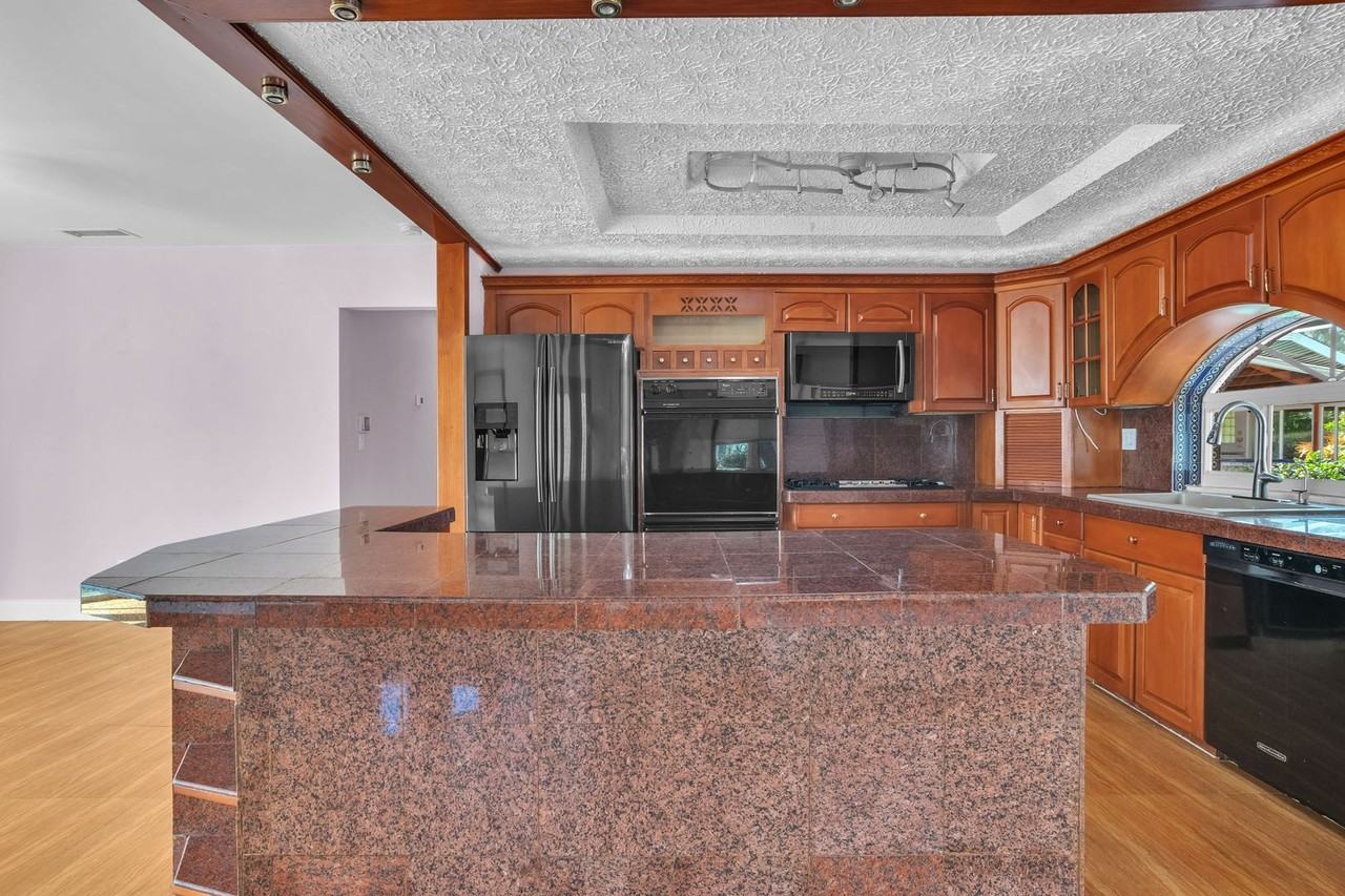 17320 Sw 89th Ave - Photo 5 of 26