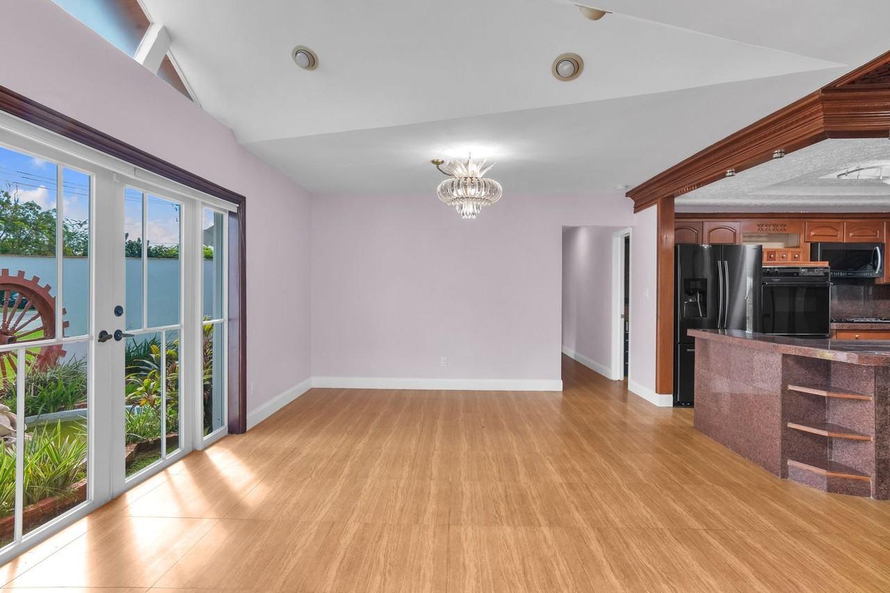 17320 Sw 89th Ave - Photo 7 of 26