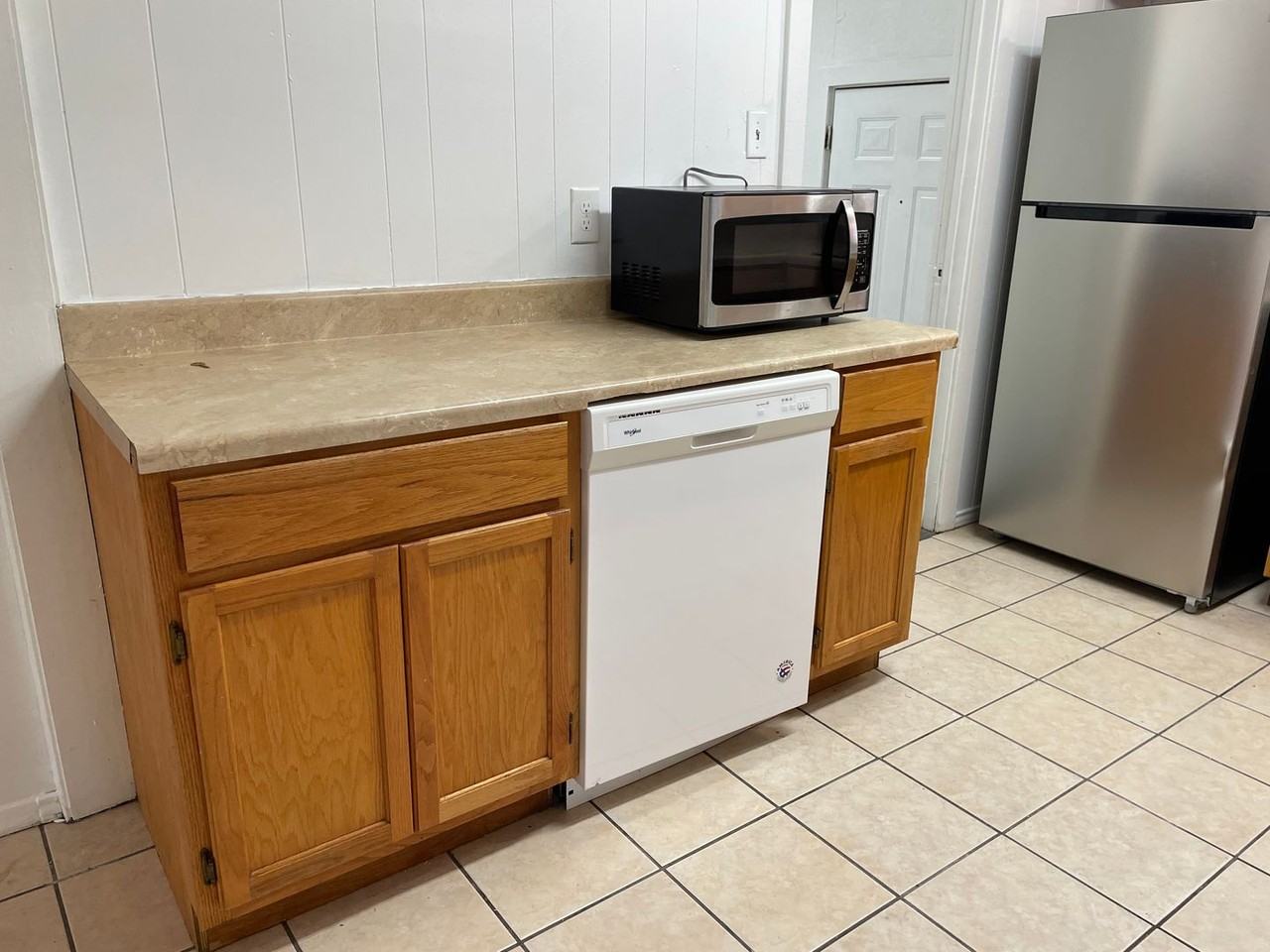 921 Fannin Loop - Photo 3 of 27