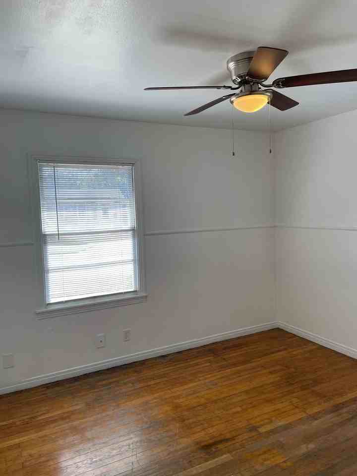 921 Fannin Loop - Photo 7 of 27