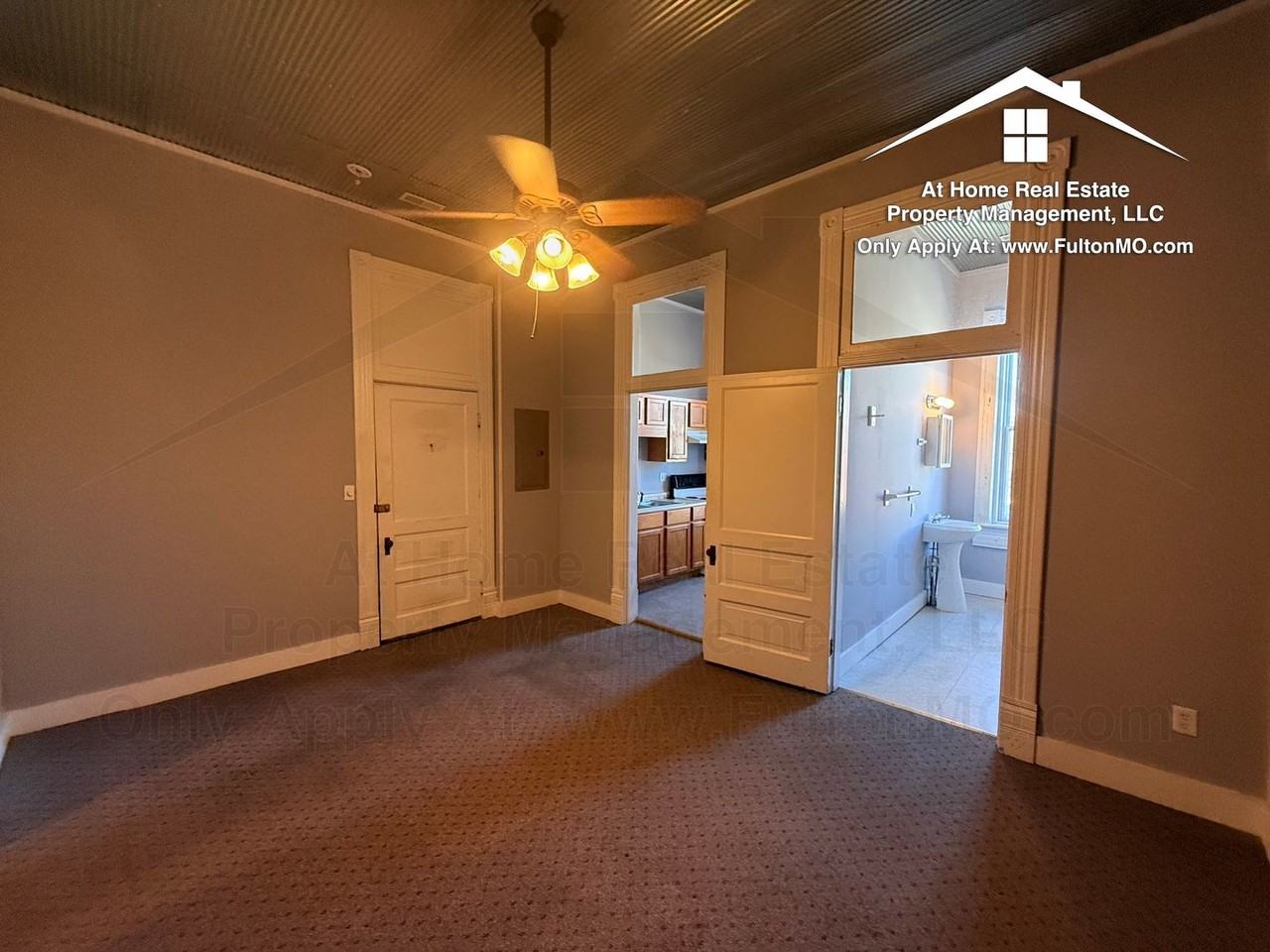 504 Nichols Street - Photo 2 of 15