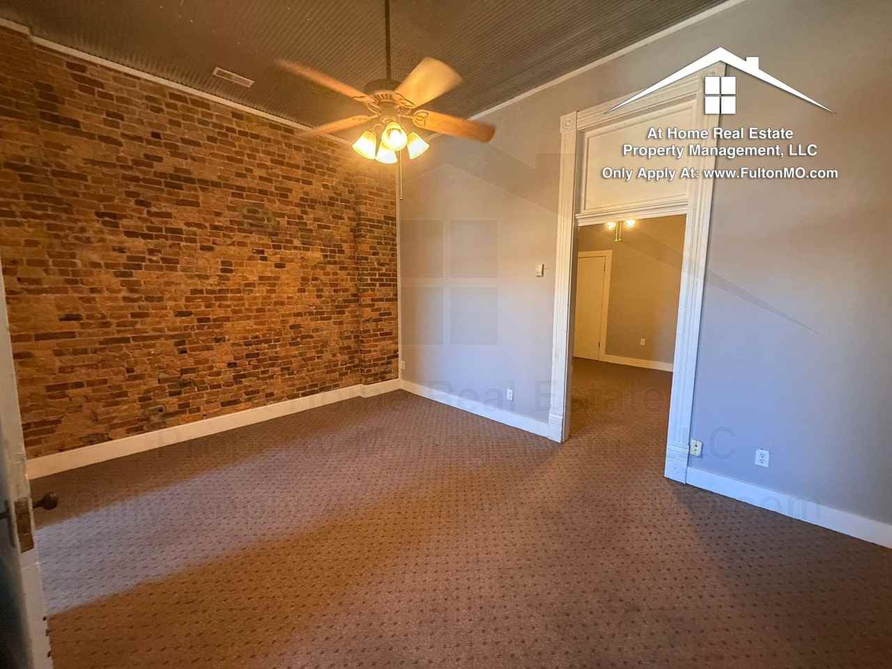 504 Nichols Street - Photo 4 of 15