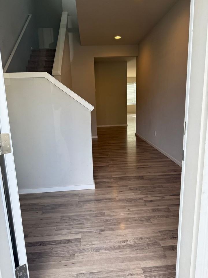 9922 13th St Se - Photo 2 of 15