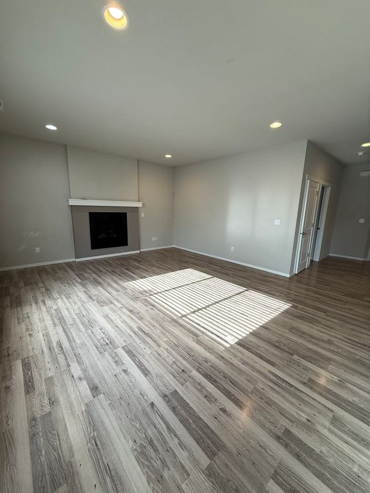 9922 13th St Se - Photo 5 of 15