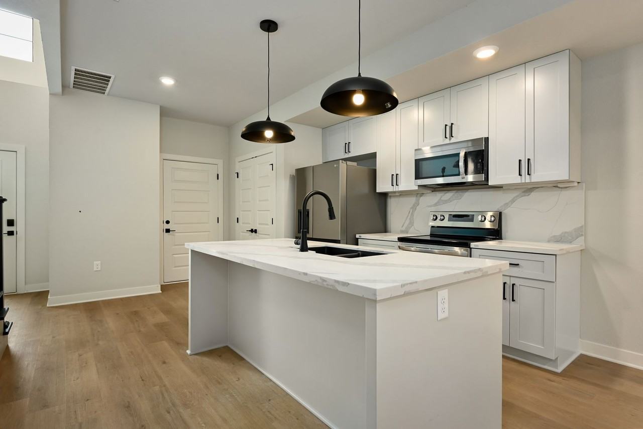 245 Pawpaw Rd - Photo 4 of 18