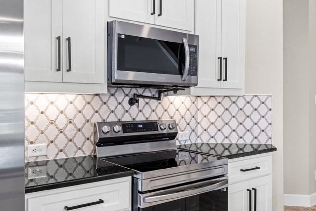 130 W 5th St - Photo 7 of 26