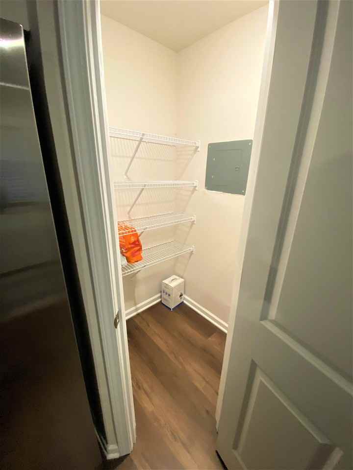 202 Edgewood Ave - Photo 7 of 28