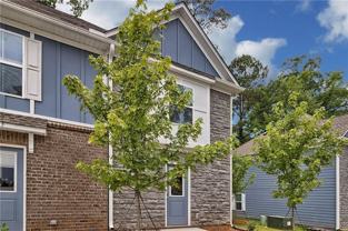 201 Oak St - Photo 1 of 1