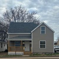 featured image of 423 W Division St