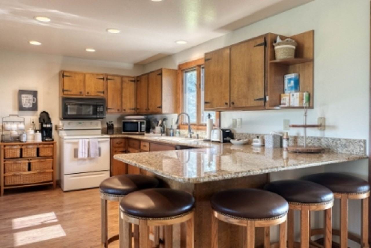 687 Roundup Ln - Photo 4 of 19