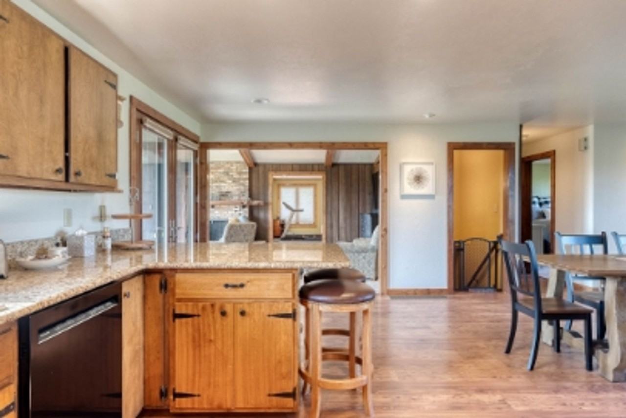 687 Roundup Ln - Photo 5 of 19