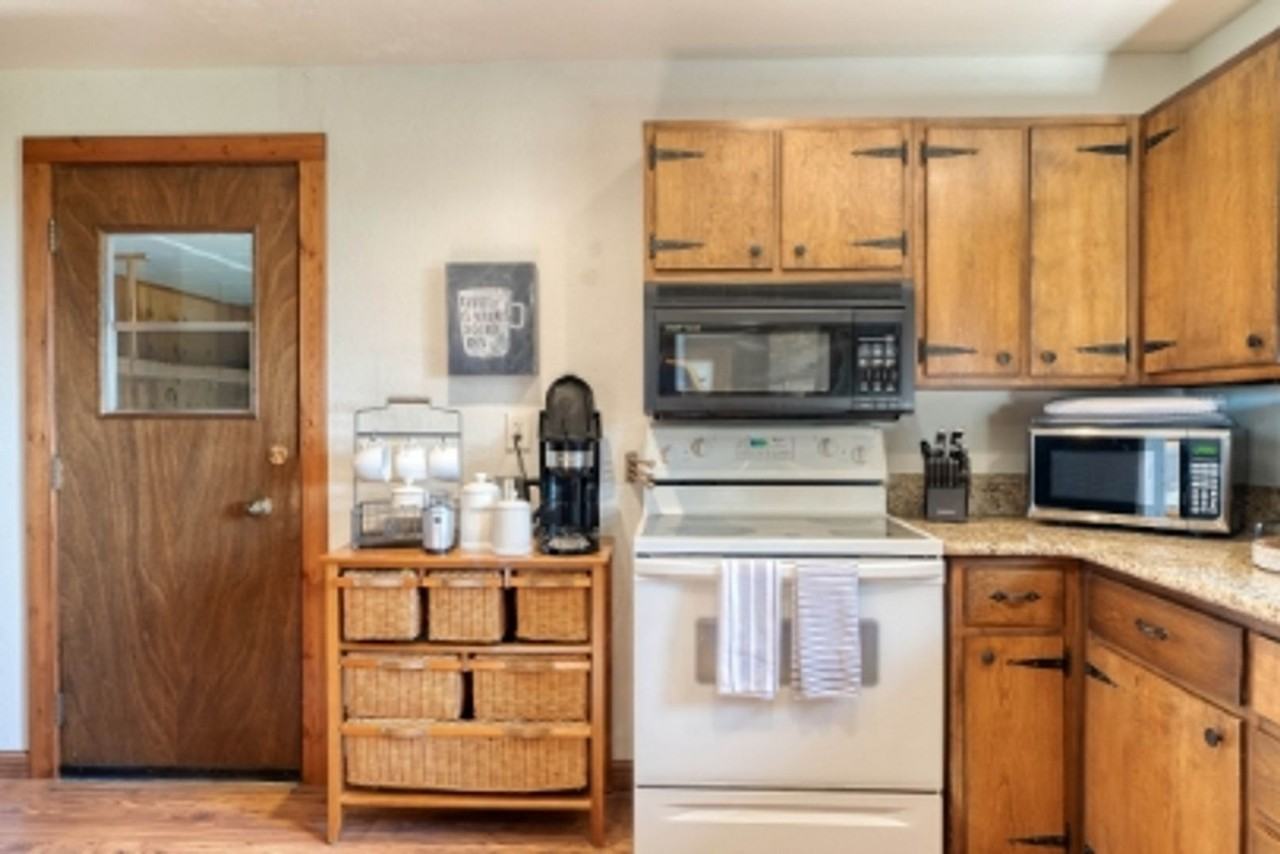 687 Roundup Ln - Photo 6 of 19