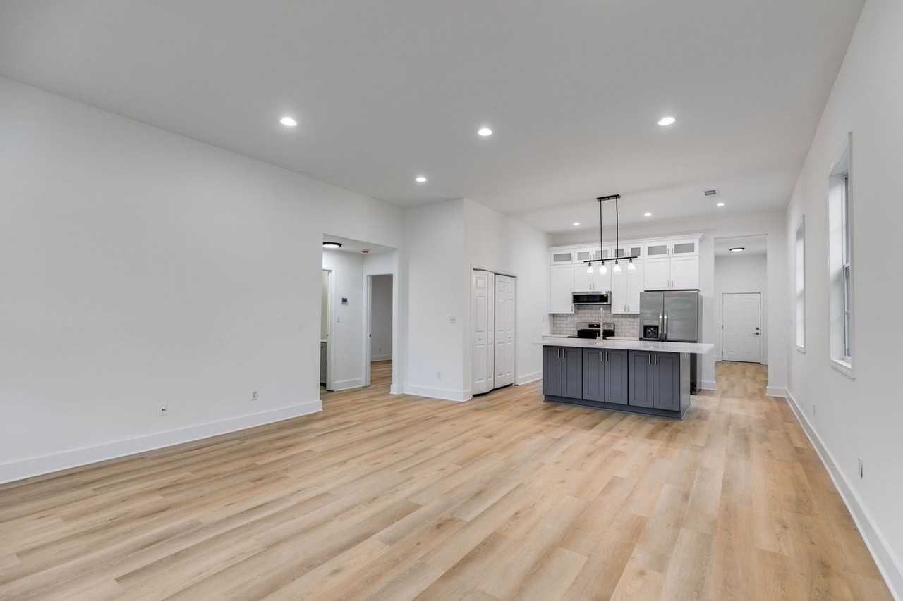 926 Welch St Sw - Photo 5 of 35