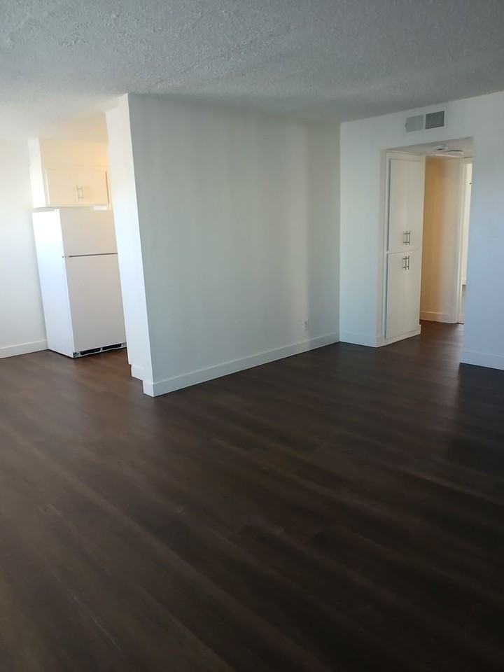 Fully Renovated Modern 2 - Photo 3 of 16