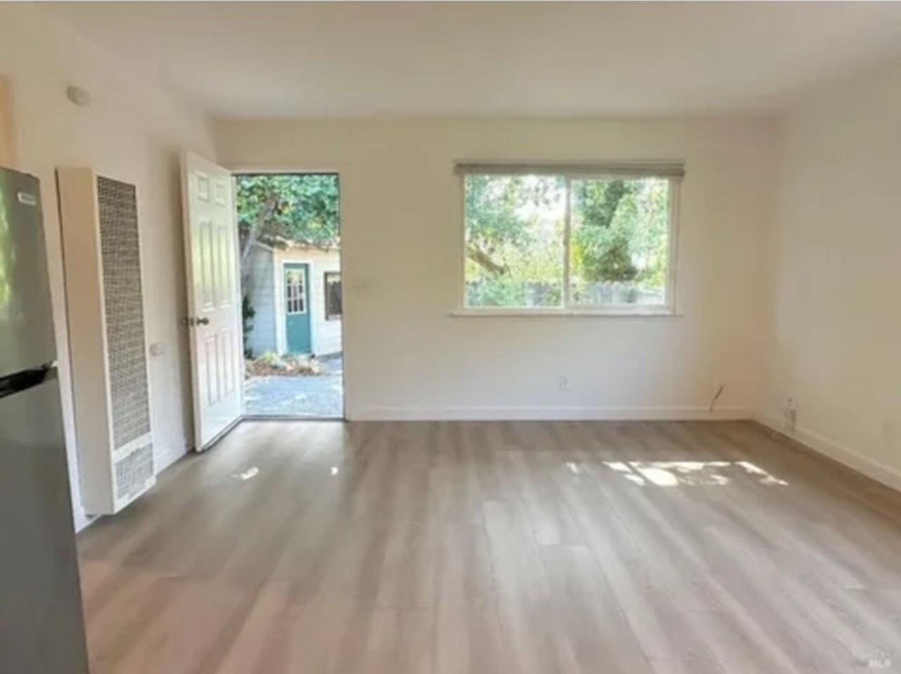 18823 Beatrice Dr #B - Photo 5 of 12