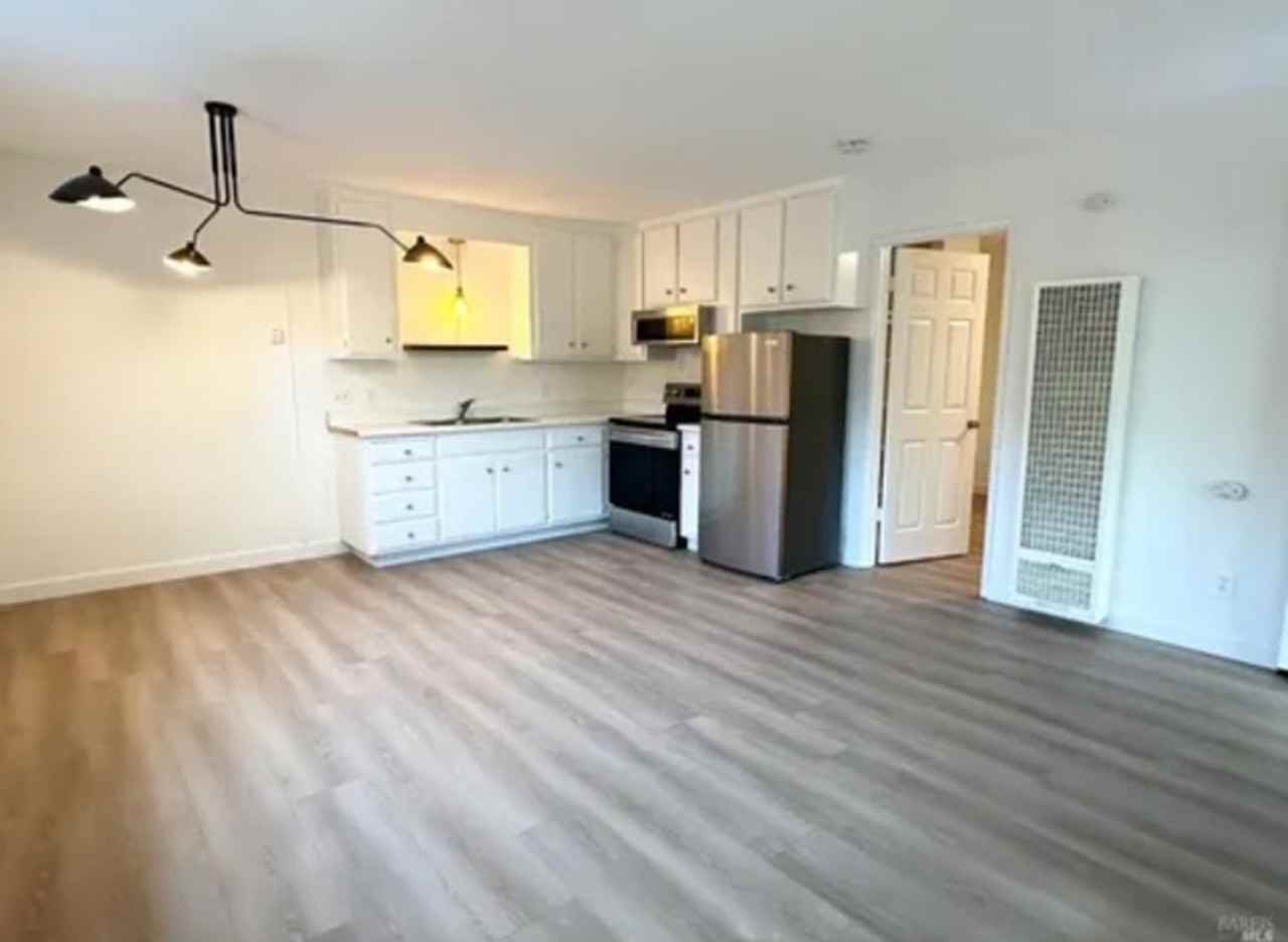 18823 Beatrice Dr #B - Photo 6 of 12