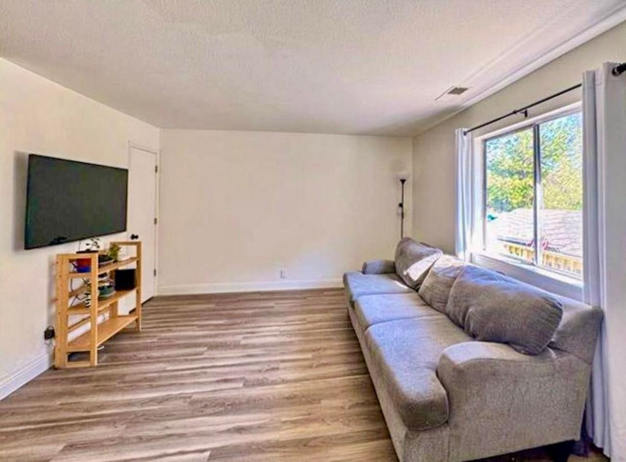 1321 Oak Ridge Dr - Photo 3 of 15