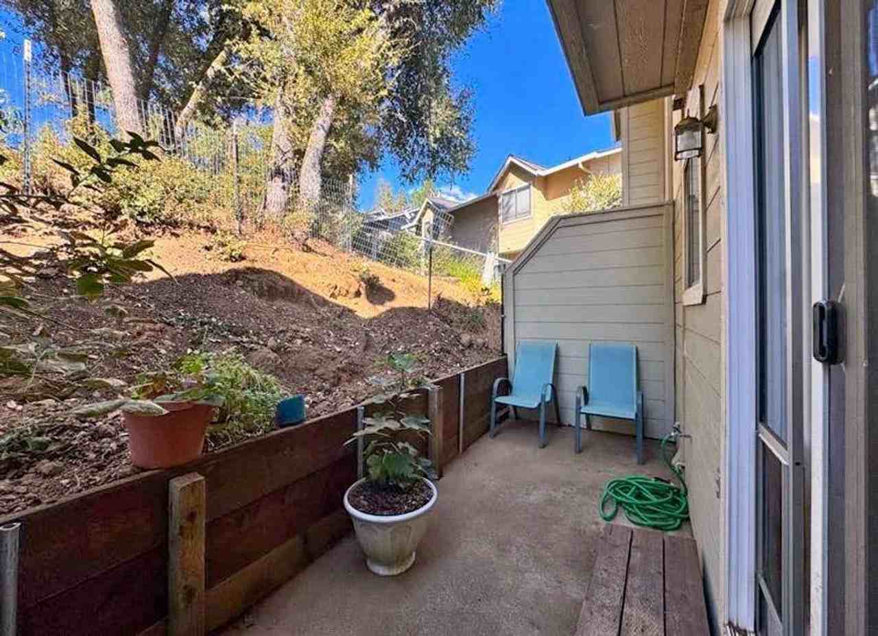 1321 Oak Ridge Dr - Photo 5 of 15