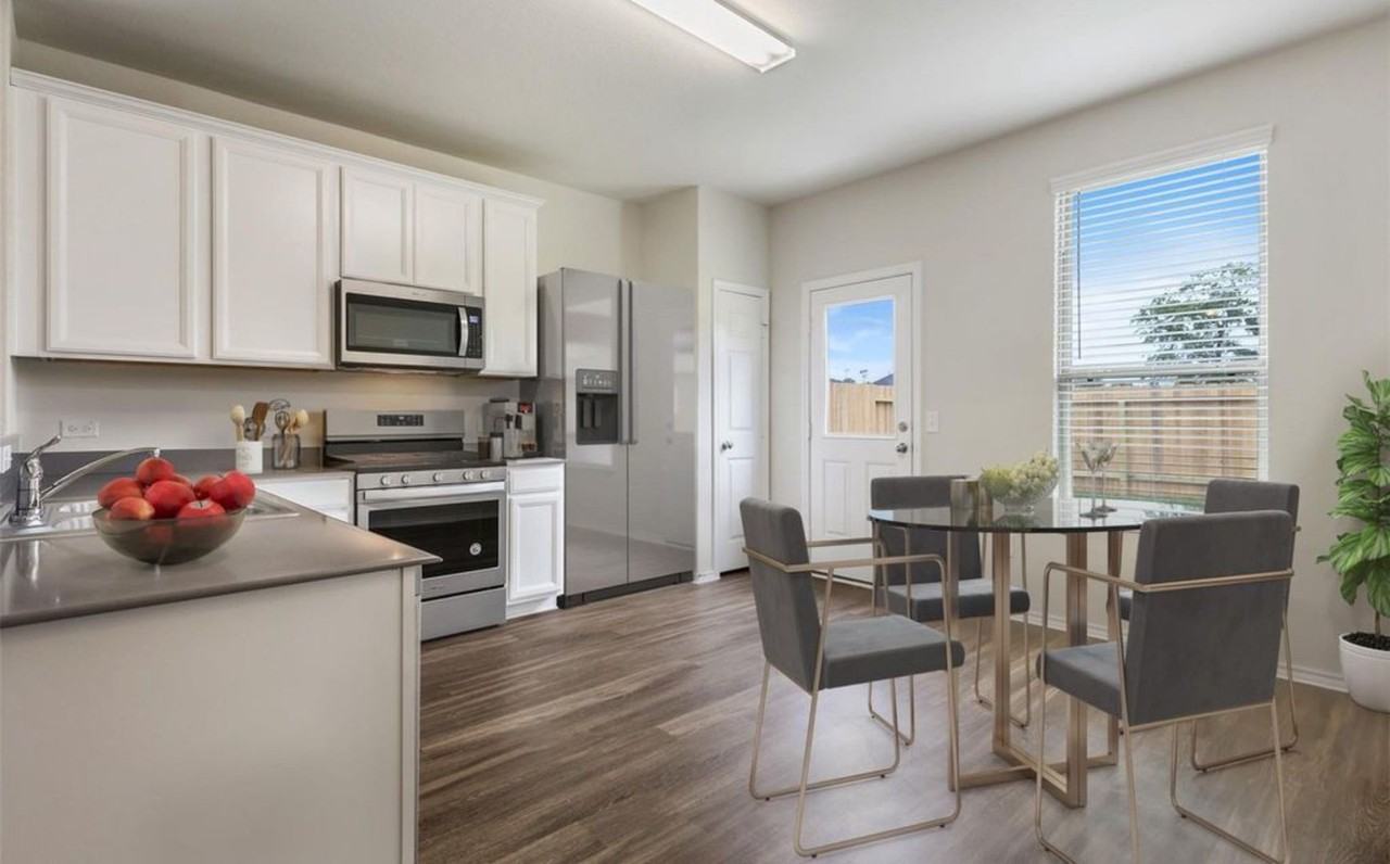 622 Amber Falls Dr - Photo 2 of 25