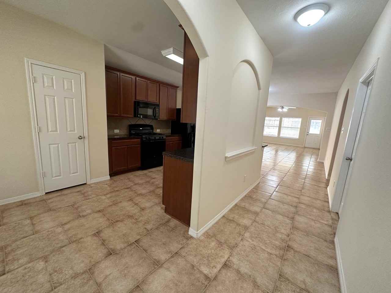 18922 Wellock Ln - Photo 5 of 27