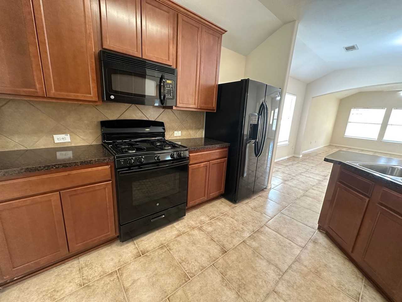 18922 Wellock Ln - Photo 6 of 27