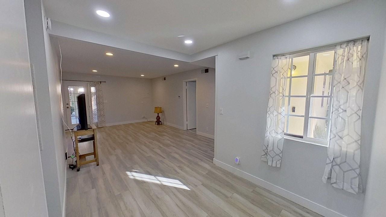 1105 South Rene Drive - Photo 5 of 21