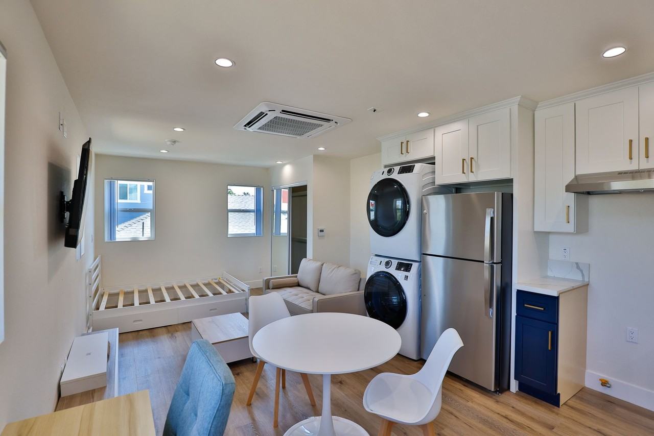 EI-USC 1237 - Photo 2 of 23