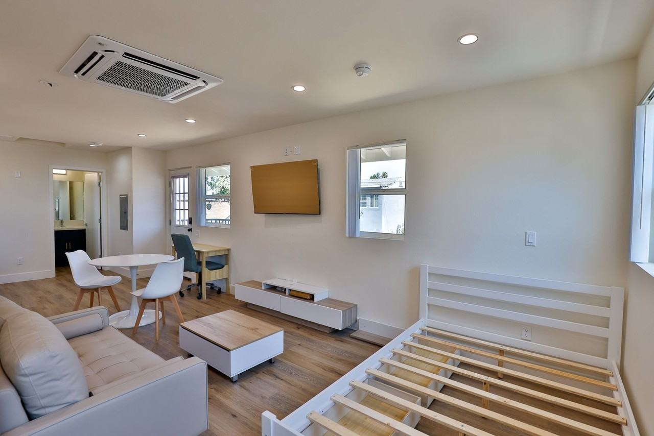 EI-USC 1237 - Photo 3 of 23