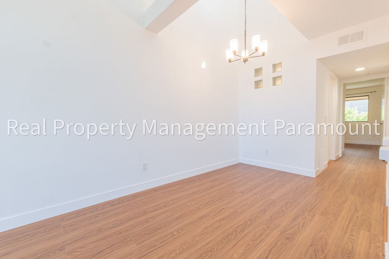 6665 Franklin Ave - Photo 5 of 30