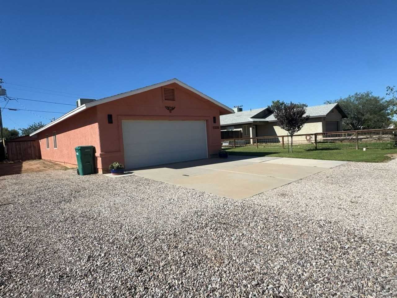 10238 South Honeysuckle Drive - Photo 2 of 20