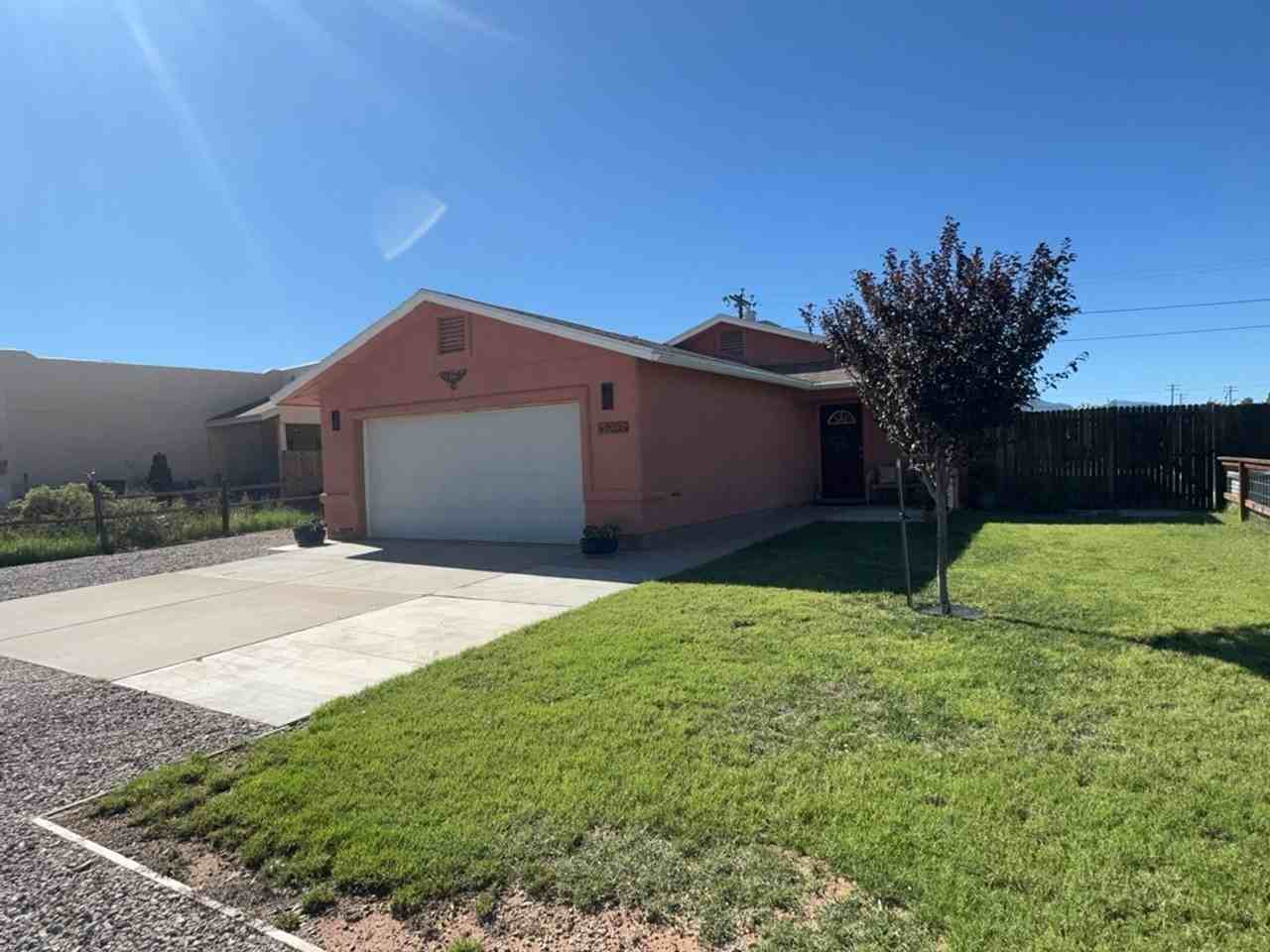 10238 South Honeysuckle Drive - Photo 3 of 20