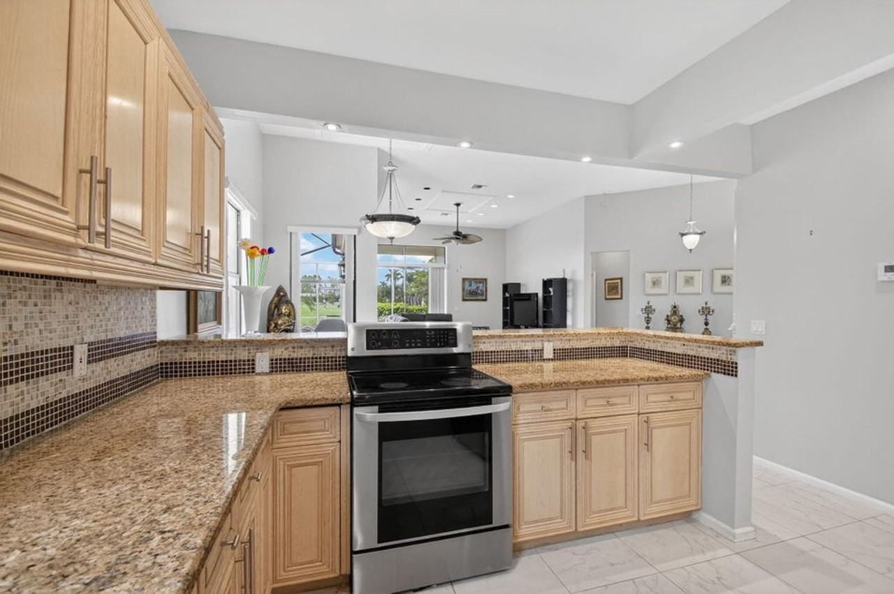 4465 Barclay Fair Way - Photo 3 of 26