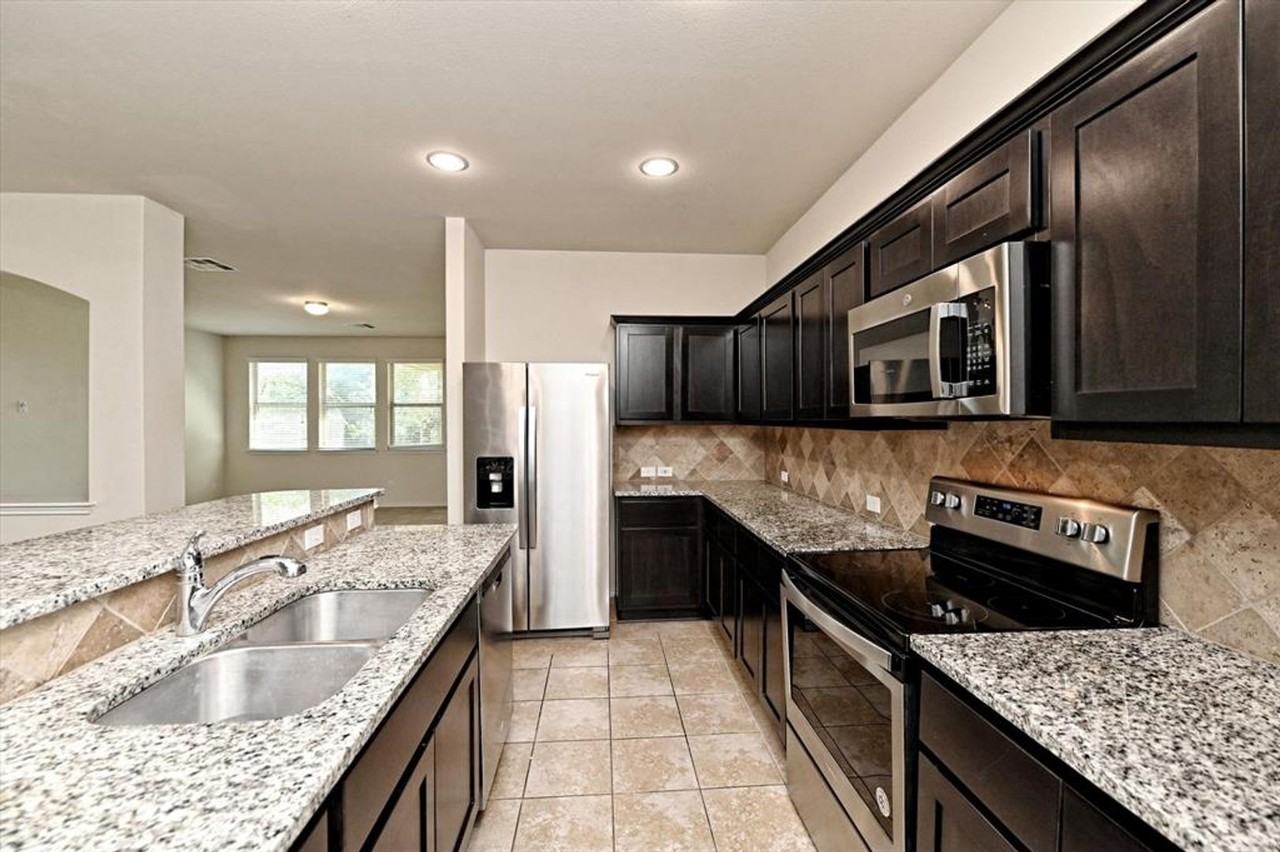 20133 Navarre Ter - Photo 3 of 29