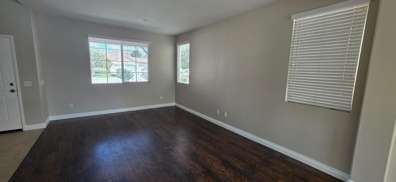 362 La Clarita Avenue - Photo 3 of 22