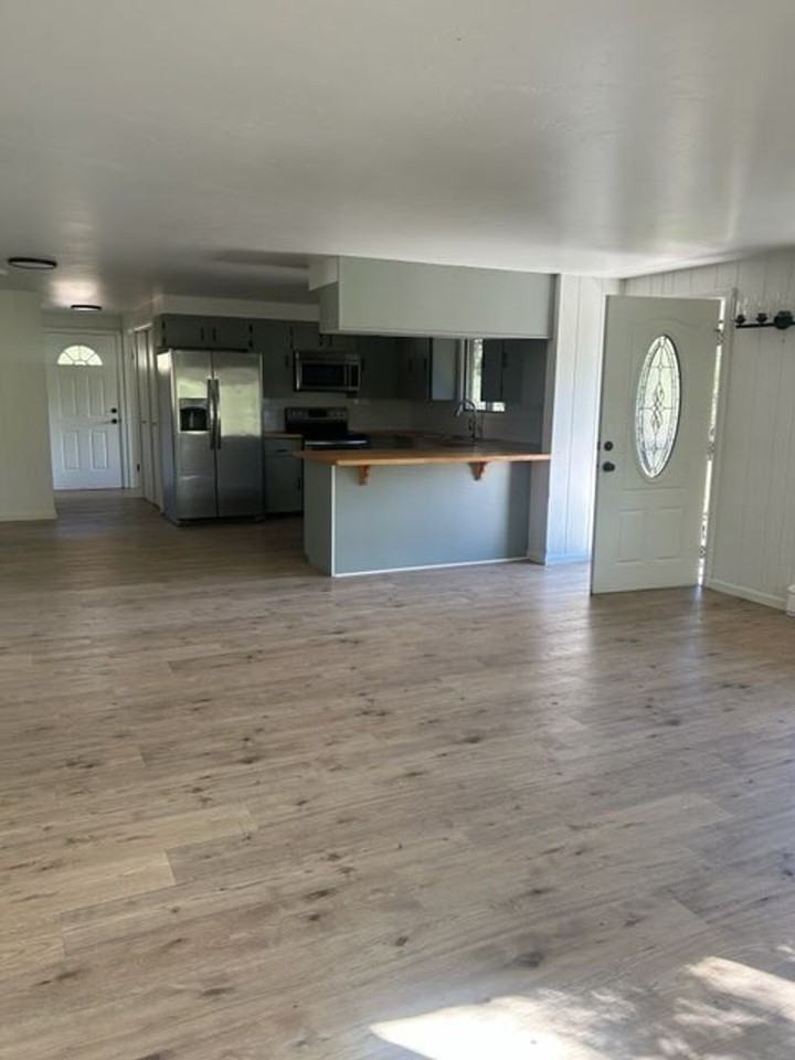 2558 Highway 82 - Photo 2 of 11
