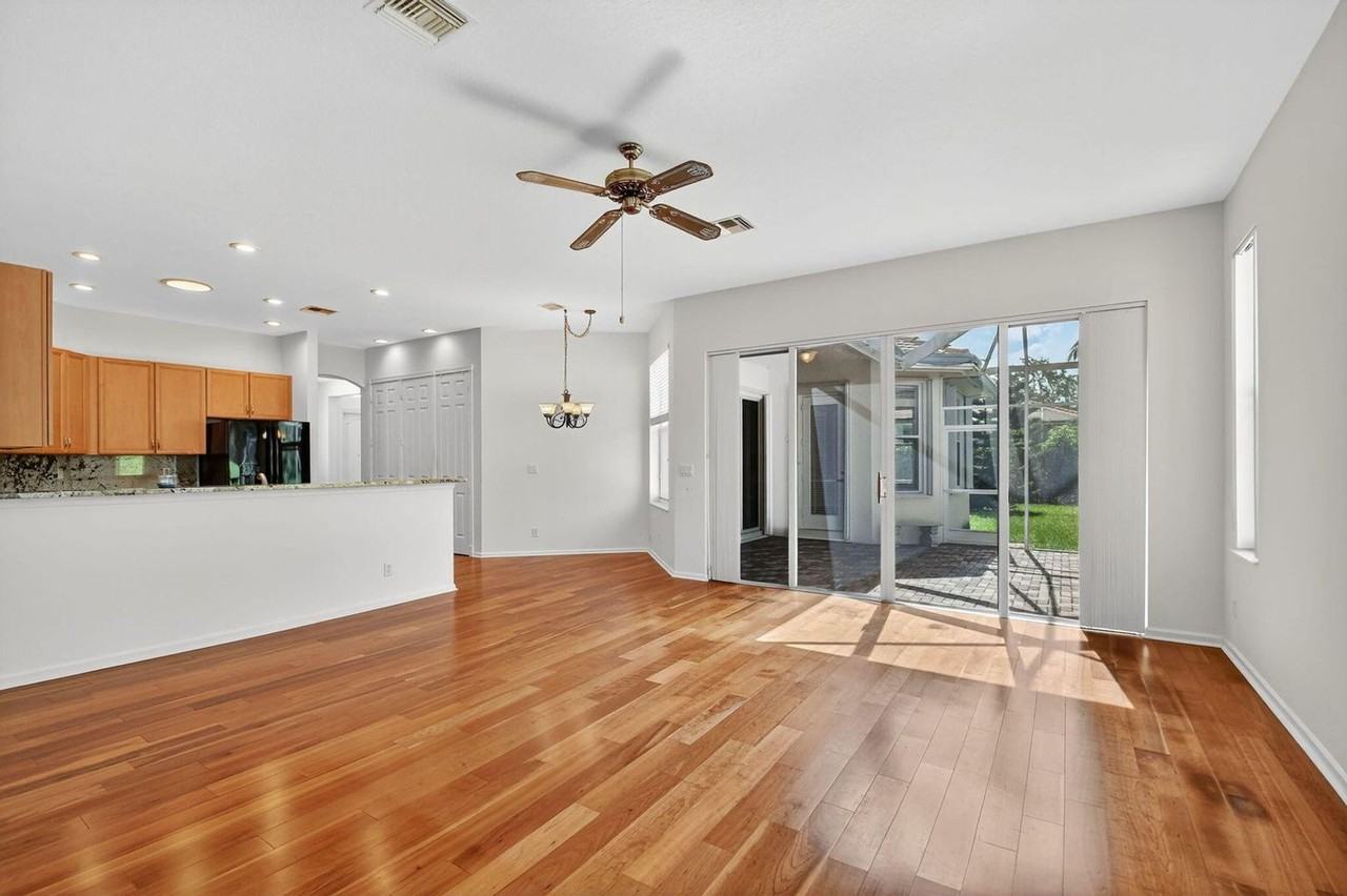 11582 Windsor Bay Pl - Photo 2 of 20